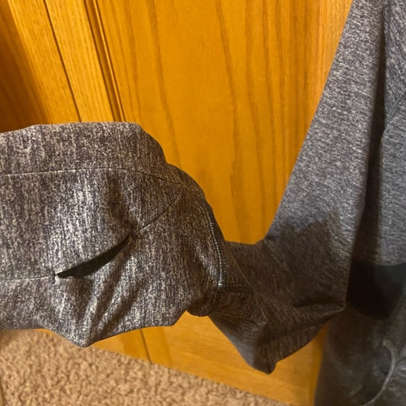 Women Grey Old Navy Active Jacket With Thumb Holes. Lightweight - Picture 3 of 4